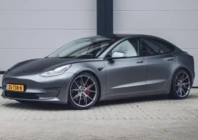 absolute motors tesla model 3 wrap velgen 7 e1561441740890 400x284
